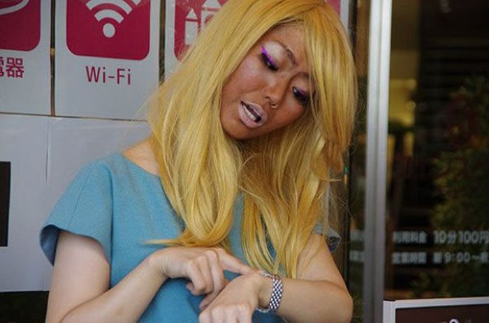 Gyaru Makeover is a Popular Trend in Japan (16 pics)