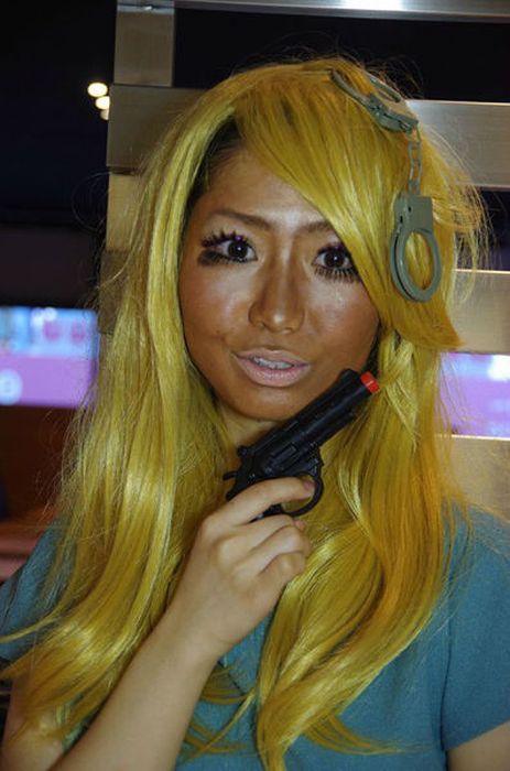 Gyaru Makeover is a Popular Trend in Japan (16 pics)