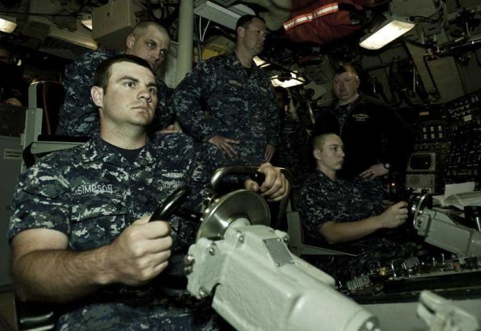 Inside a US Navy Submarine (22 pics)