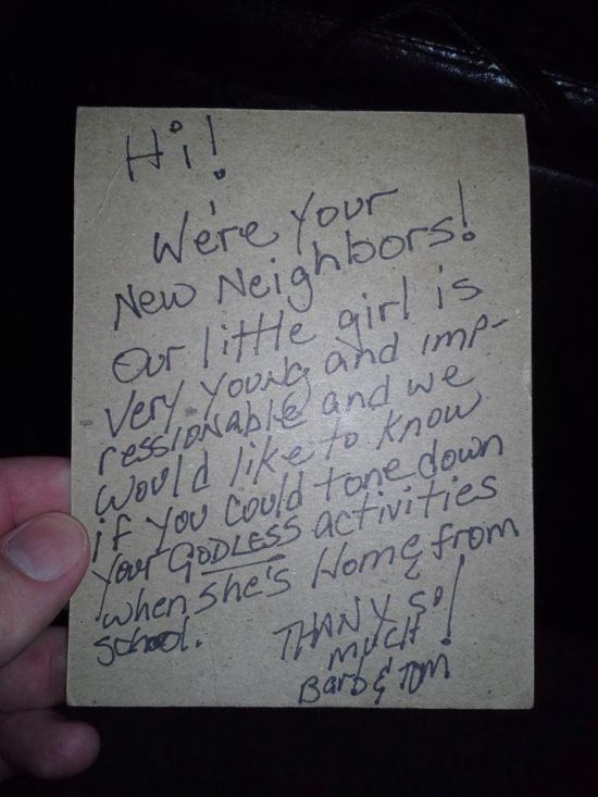 Why We Hate Neighbors (28 pics)