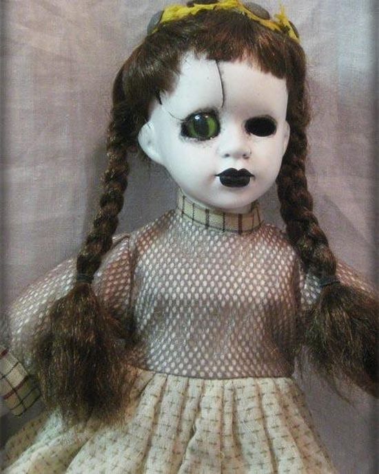 The Creepiest Dolls Ever (42 pics)