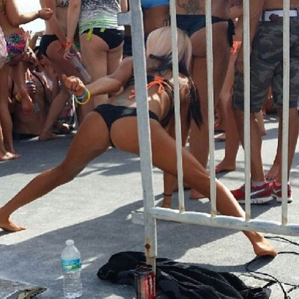 Spring Break Means a Lot of Fun (37 pics)