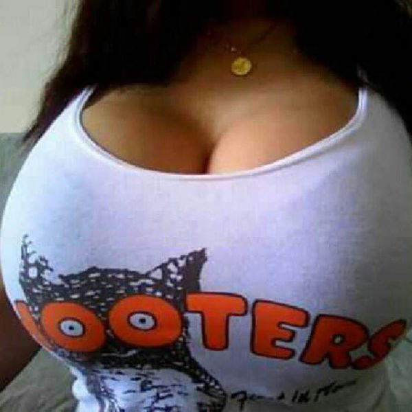 Hooters Girls (39 pics)