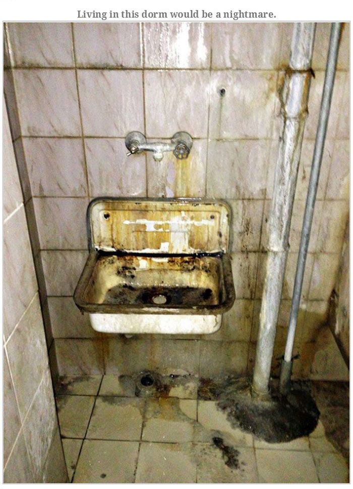 The Worst Student Dormitory in the World (33 pics)