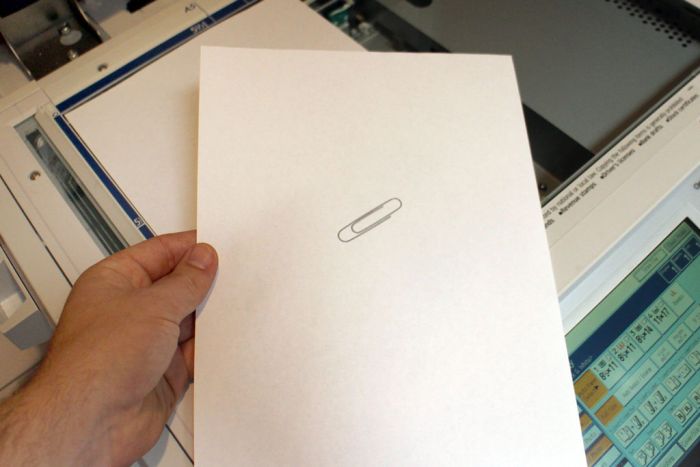 Paper Clip Prank (11 pics)