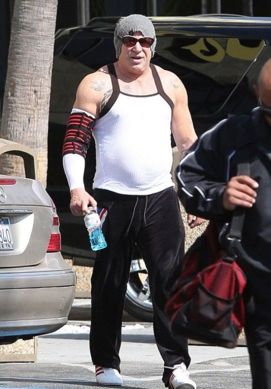 What Mickey Rourke Looks Like Now (3 pics)