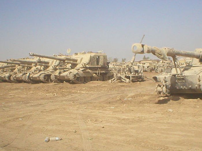 Tank Graveyard in Kuwait (19 pics)