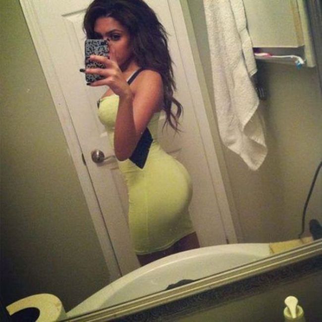 Very Hot Girls in Tight Dresses (44 pics)