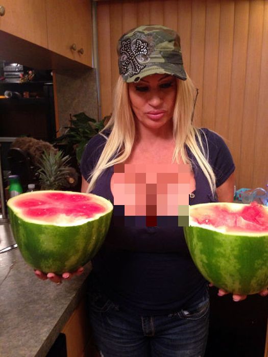 The Biggest Boobs in the World Wannabe (21 pics)