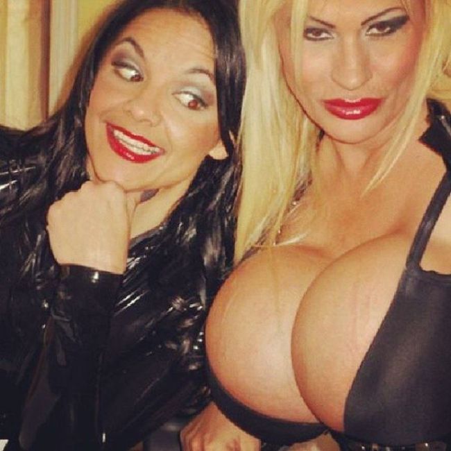 The Biggest Boobs in the World Wannabe (21 pics)