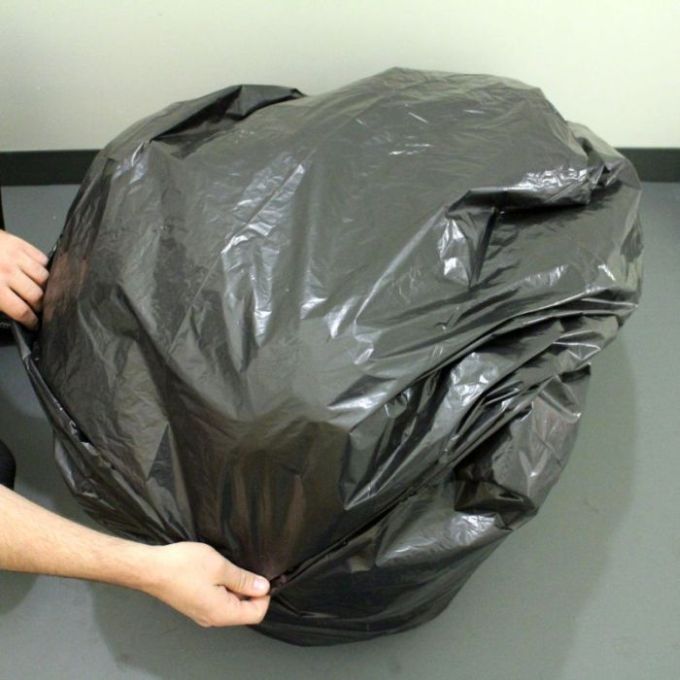 Garbage Body Prank (12 pics)
