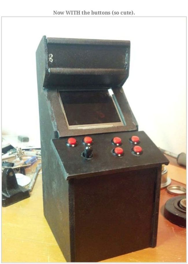 Guy Builds a Nostalgia Game Console (16 pics)