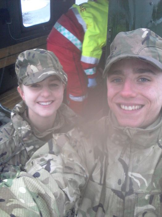 Soldier Selfies (50 pics)