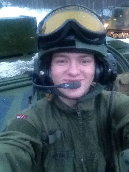 Soldier Selfies (50 pics)