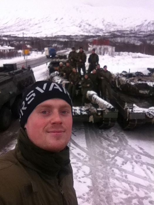 Soldier Selfies (50 pics)