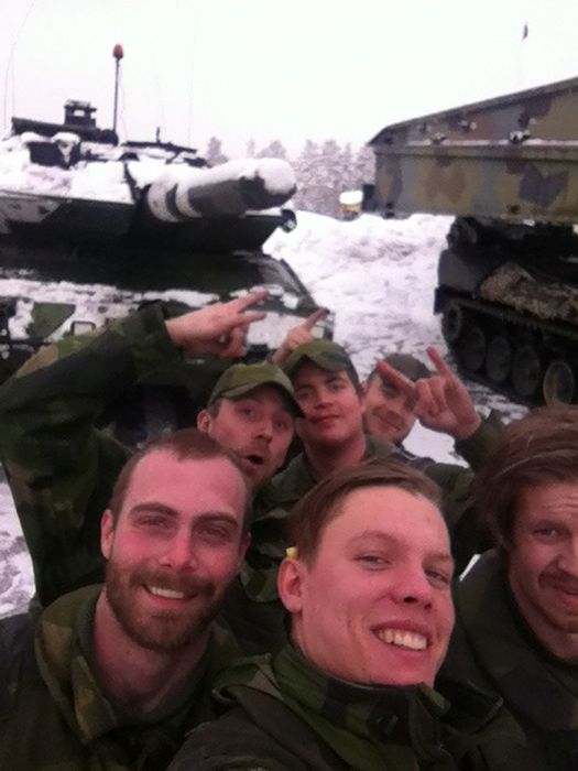Soldier Selfies (50 pics)
