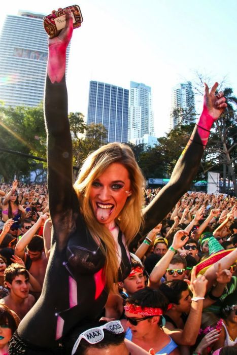 Girls of Ultra Music Festival (37 pics)