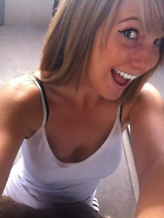 Cute Girls With Great Smiles (38 pics)