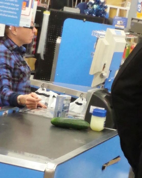 Only in Walmart (37 pics)