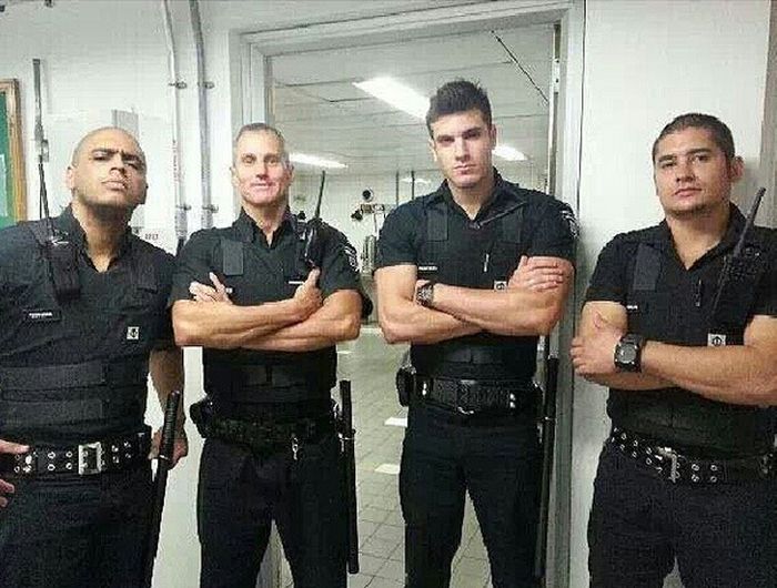 The Hottest Subway Security Guard (18 pics)