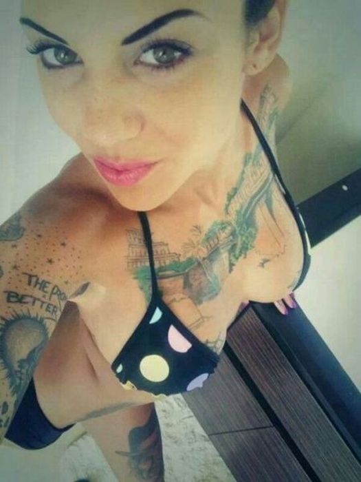 Girls with Tattoos (48 pics)