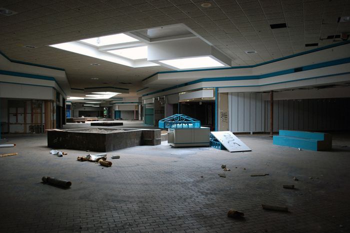 Abandoned Malls in the USA (66 pics)