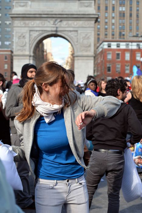 Pillow Fight Day 2014 (24 pics)