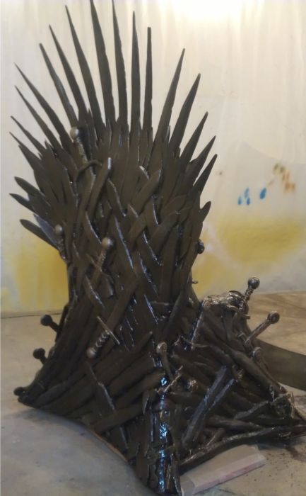 Iron Throne (17 pics)