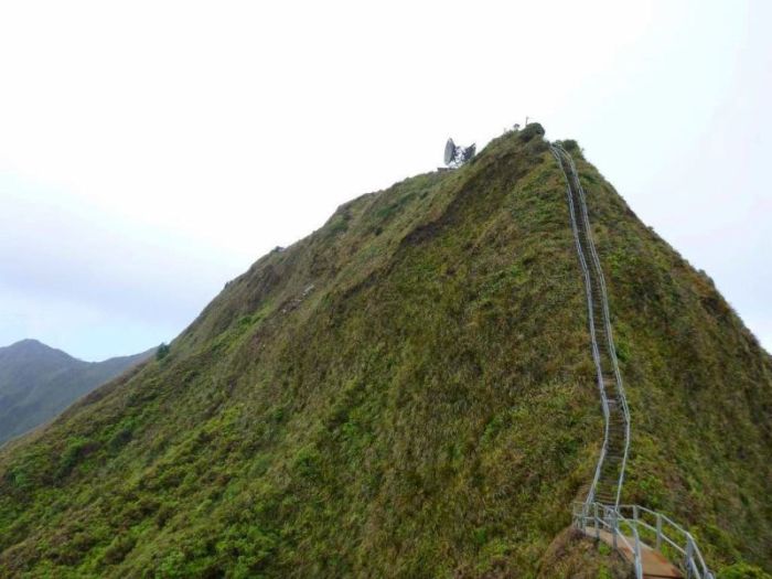 Hawaii Stairway to Heaven (14 pics)