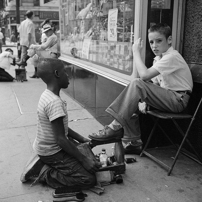 1950s Street Photos of NYC and Chicago (33 pics)