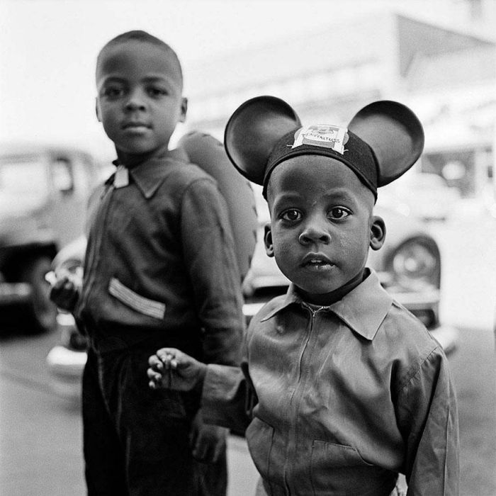 1950s Street Photos of NYC and Chicago (33 pics)