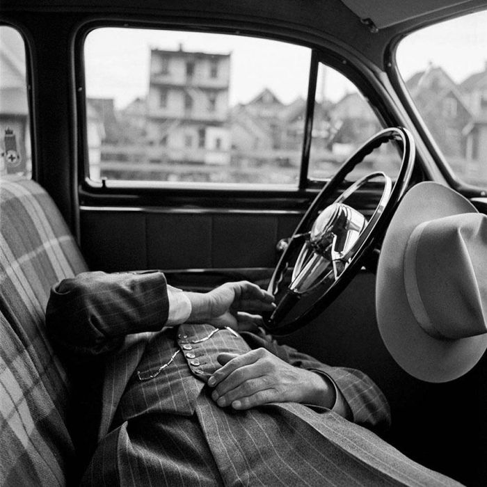 1950s Street Photos of NYC and Chicago (33 pics)