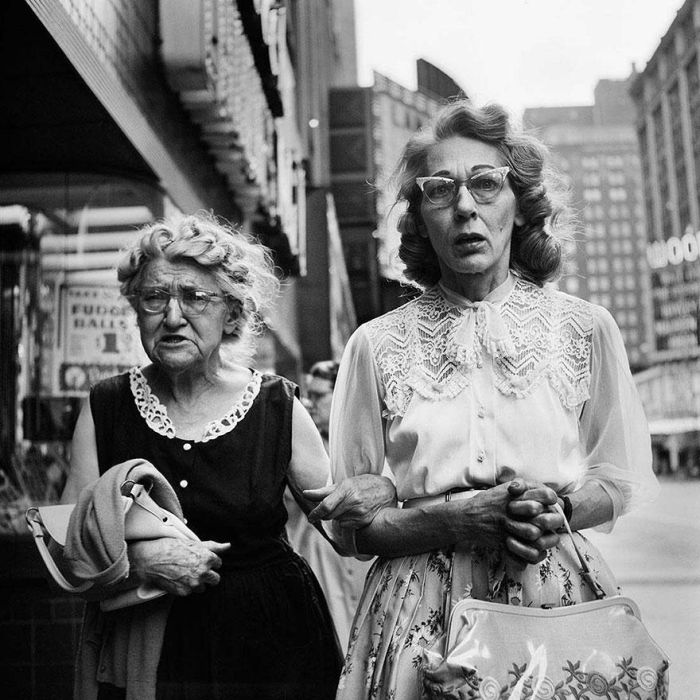1950s Street Photos of NYC and Chicago (33 pics)