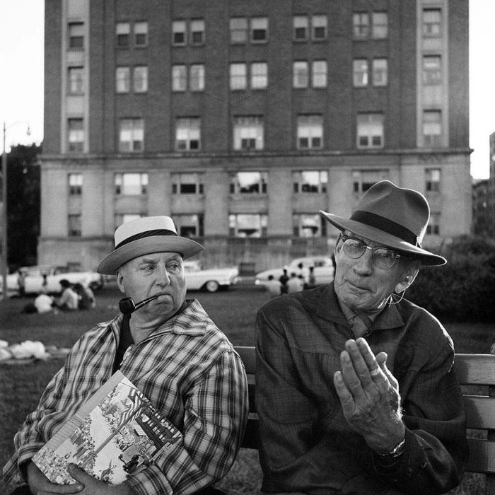 1950s Street Photos of NYC and Chicago (33 pics)