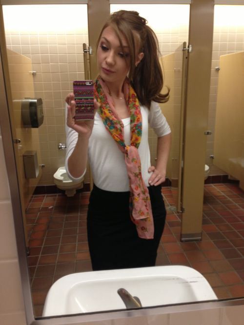 Girls Get Bored at Work. Part 6 (31 pics)
