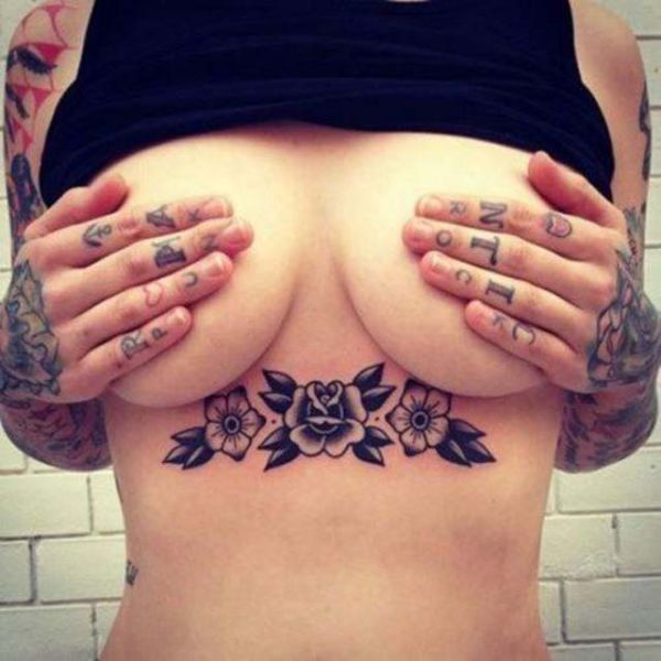 Sexy Girls with Tattoos (45 pics)