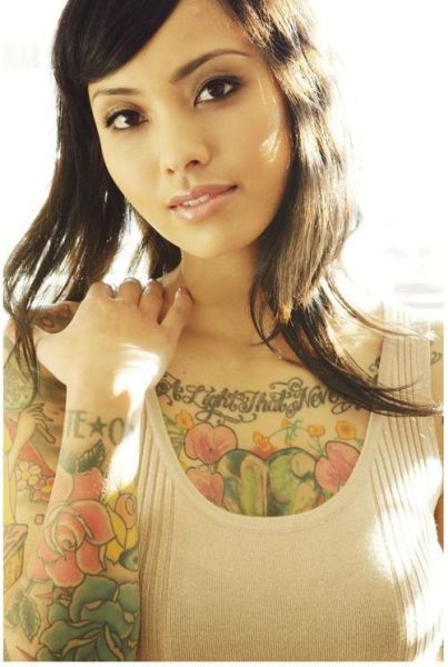 Sexy Girls with Tattoos (45 pics)