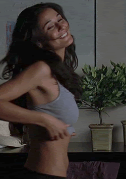 Bouncing Boobs of Famous Girls (64 gifs)