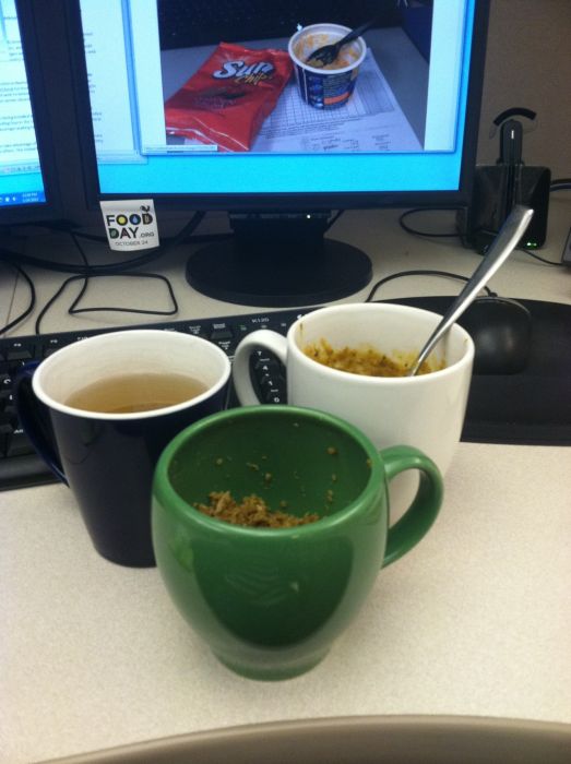 Sad Desk Lunch (35 pics)