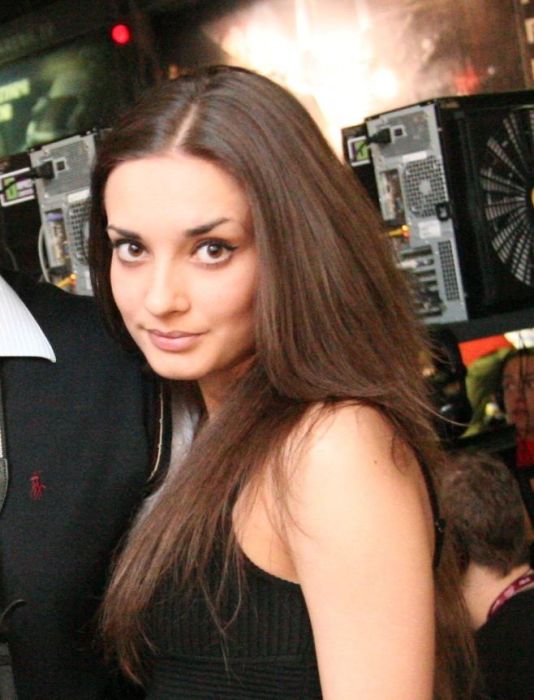 Elena Urusova Is One Hot Gamer Girl (26 pics)