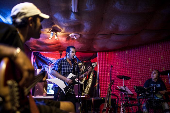 Get An Inside Look At What It's Really Like To Live In Iran (25 pics)
