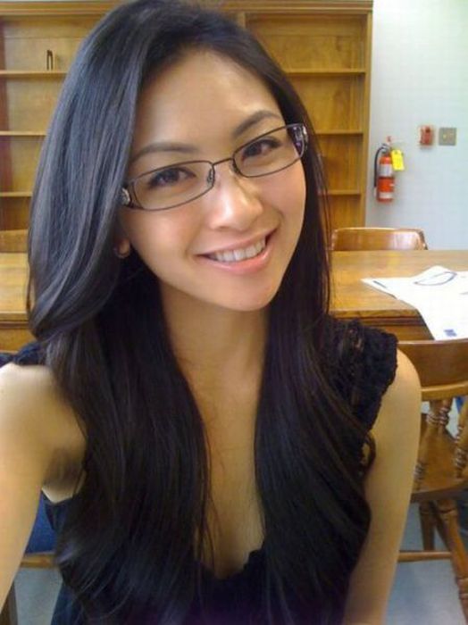 Girls With Glasses Are Always Sexy Pics