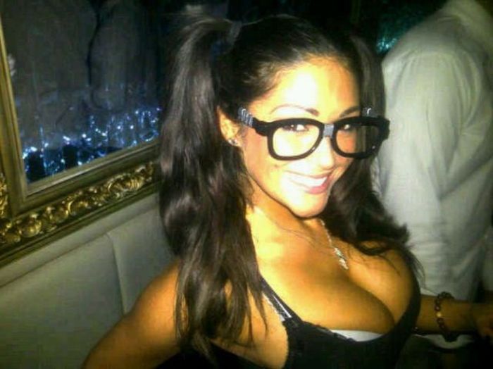 Girls With Glasses Are Always Sexy (44 pics)