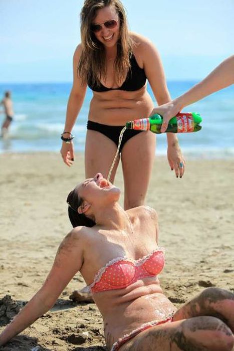 Epic Pictures Of Wins And Fails At The Beach (69 pics)
