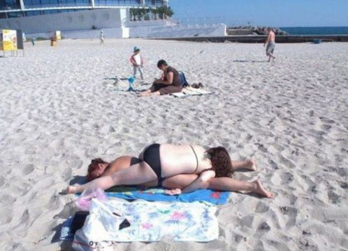 Epic Pictures Of Wins And Fails At The Beach (69 pics)