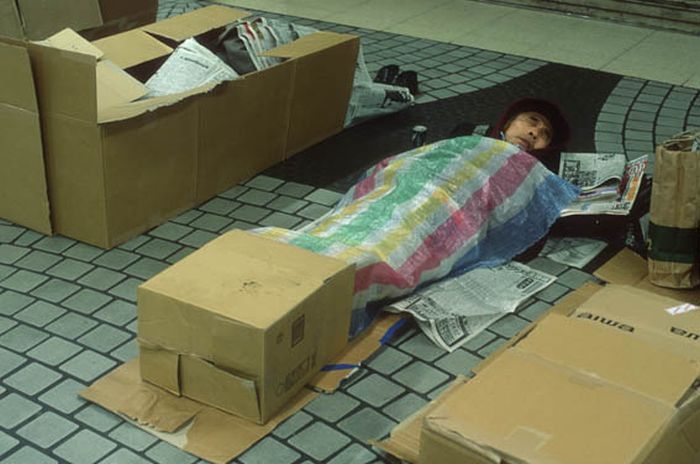 See What It's Like To Live In A Box (21 pics)