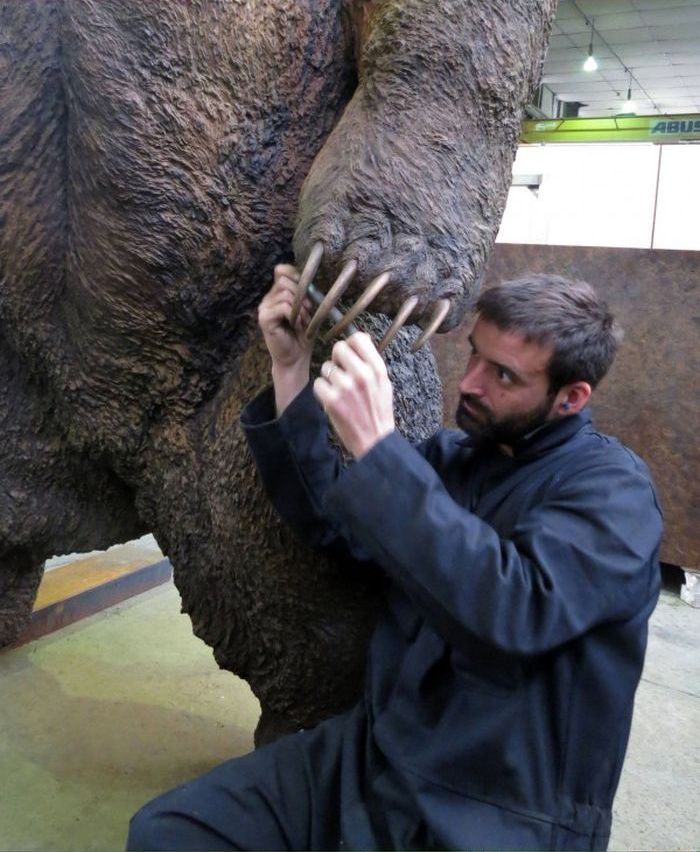 See How This Bronze Bear Is Brought To Life (37 pics)