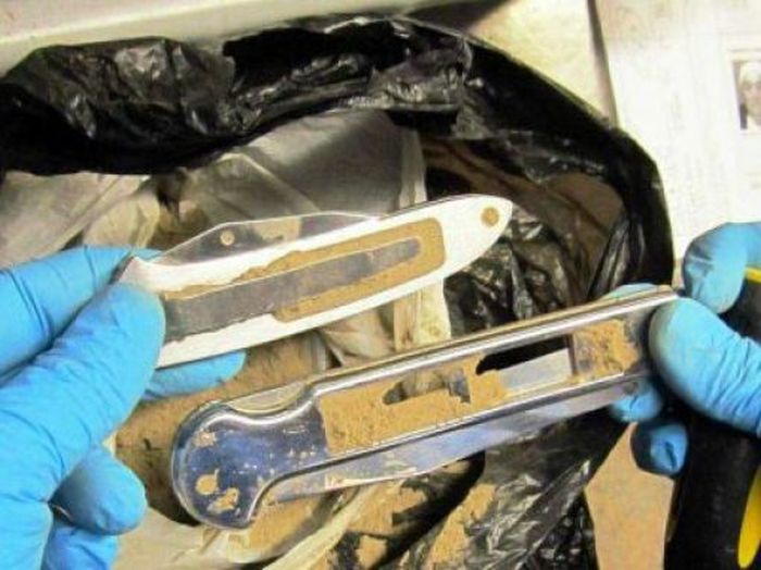 30 Dangerous Things Confiscated At Airports (30 pics)