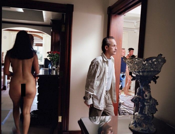 This Is What Happens Behind The Scenes Of Adult Films (20 pics)