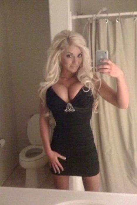 A Tight Dress Is Never A Bad Thing (53 pics)